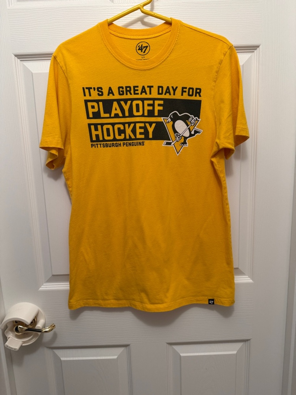 Men’s size small 47 Brand Pittsburgh Penguins Playoff Hockey Tee - Gold